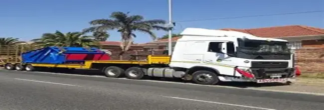 Low bed truck