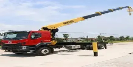 Crane truck